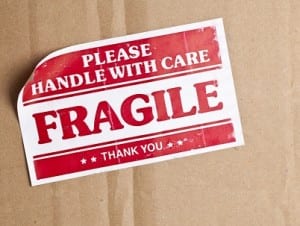 logistics-fragile-label